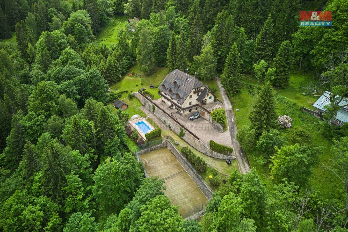 Prodej komerčního prostoru 1000 m² - foto 26