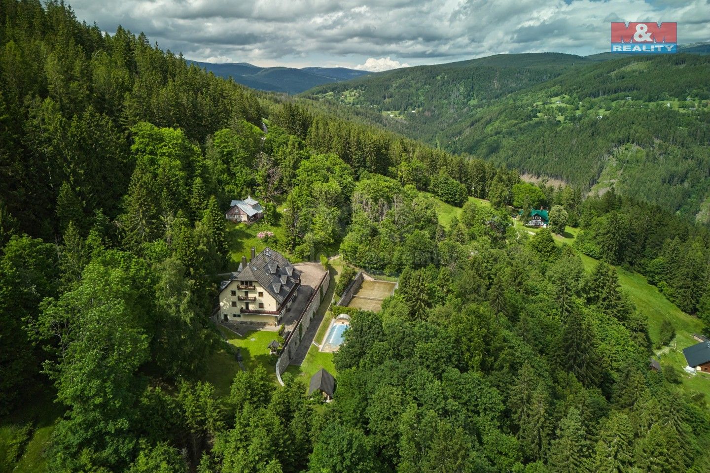 Prodej komerčního prostoru 1000 m² - foto 31
