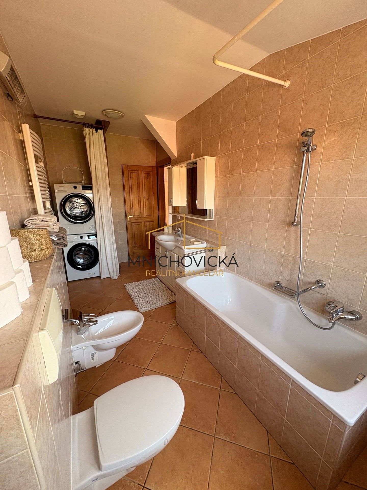 Pronájem bytu 3+kk 87 m² - foto 11