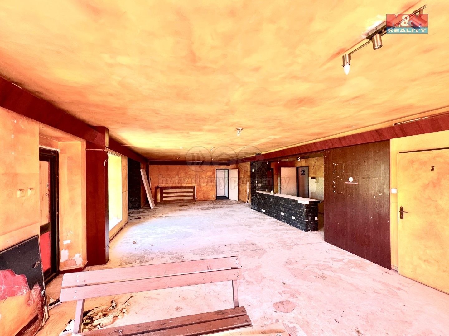Prodej komerčního prostoru 300 m² - foto 5
