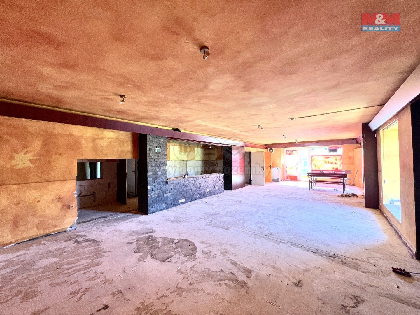 Prodej komerčního prostoru 300 m² - foto 6