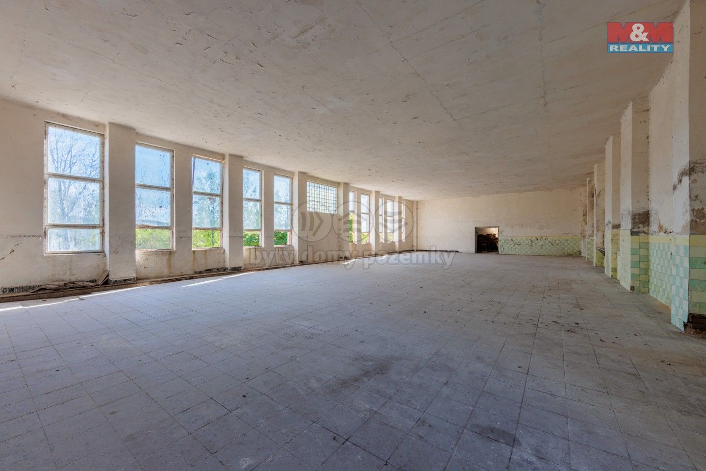 Pronájem komerčního prostoru 558 m² - foto 9