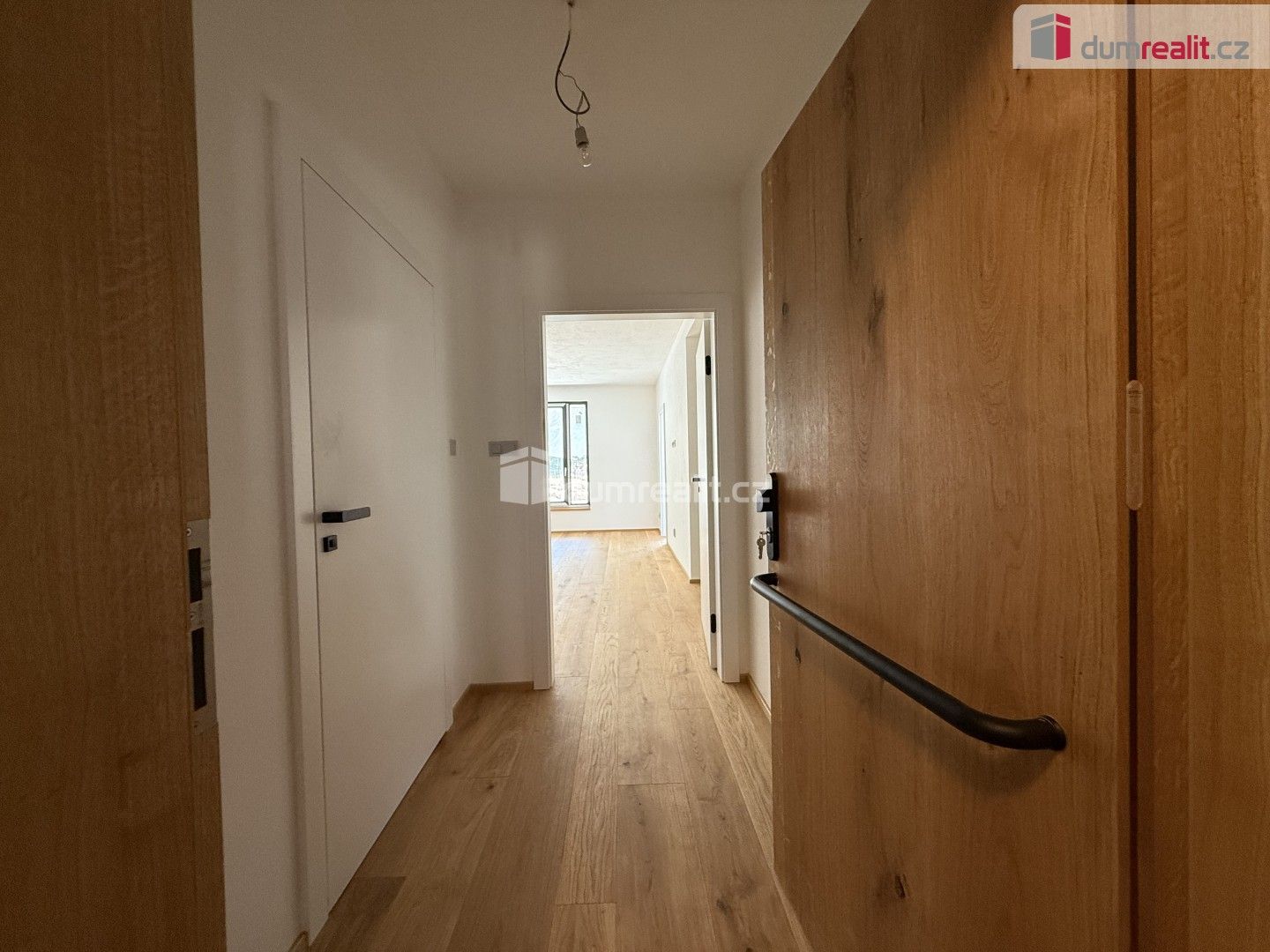 Pronájem bytu 2+1 57 m² - foto 12