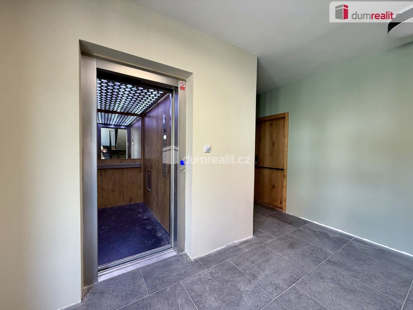 Pronájem bytu 2+1 57 m² - foto 22