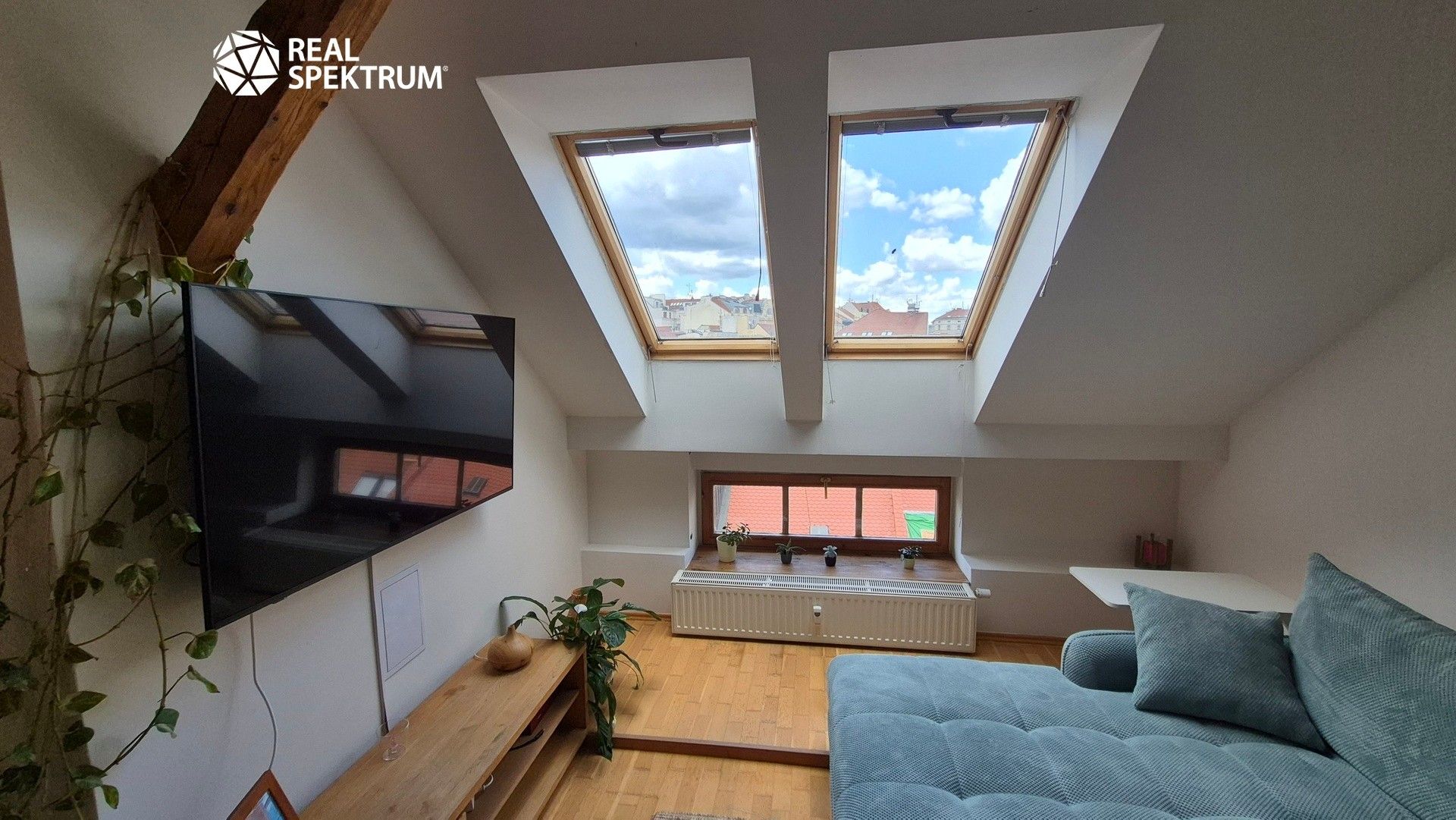 Pronájem bytu 2+kk 83 m² - foto 2