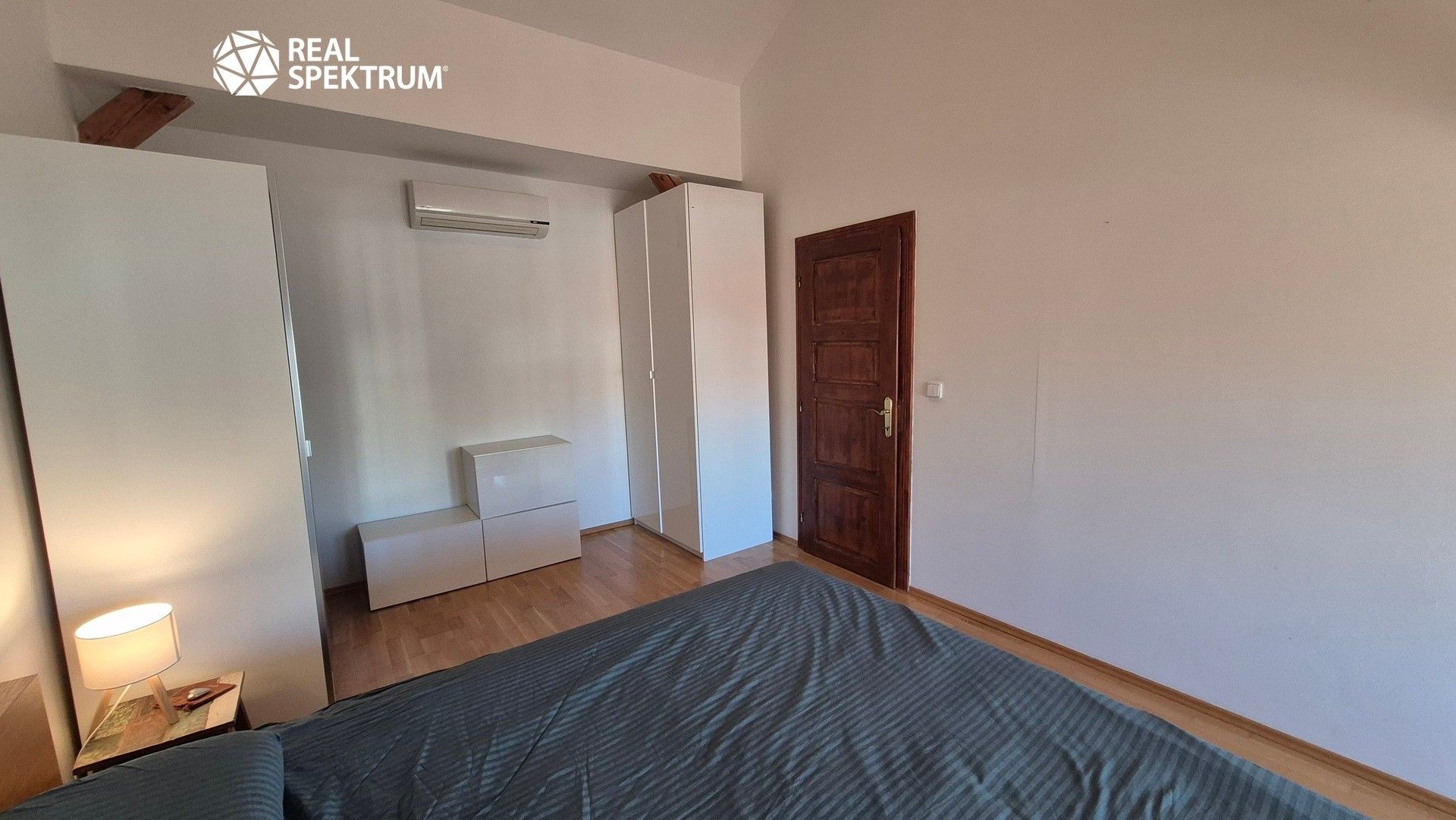 Pronájem bytu 2+kk 83 m² - foto 7