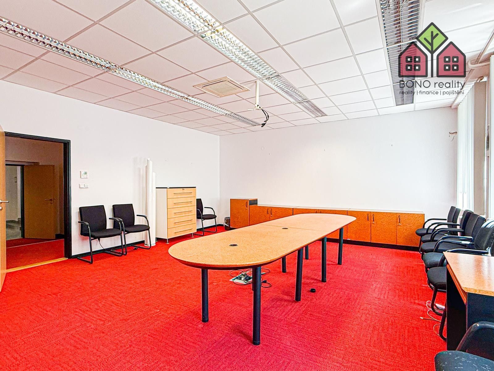 Pronájem komerčního prostoru 242 m² - foto 14