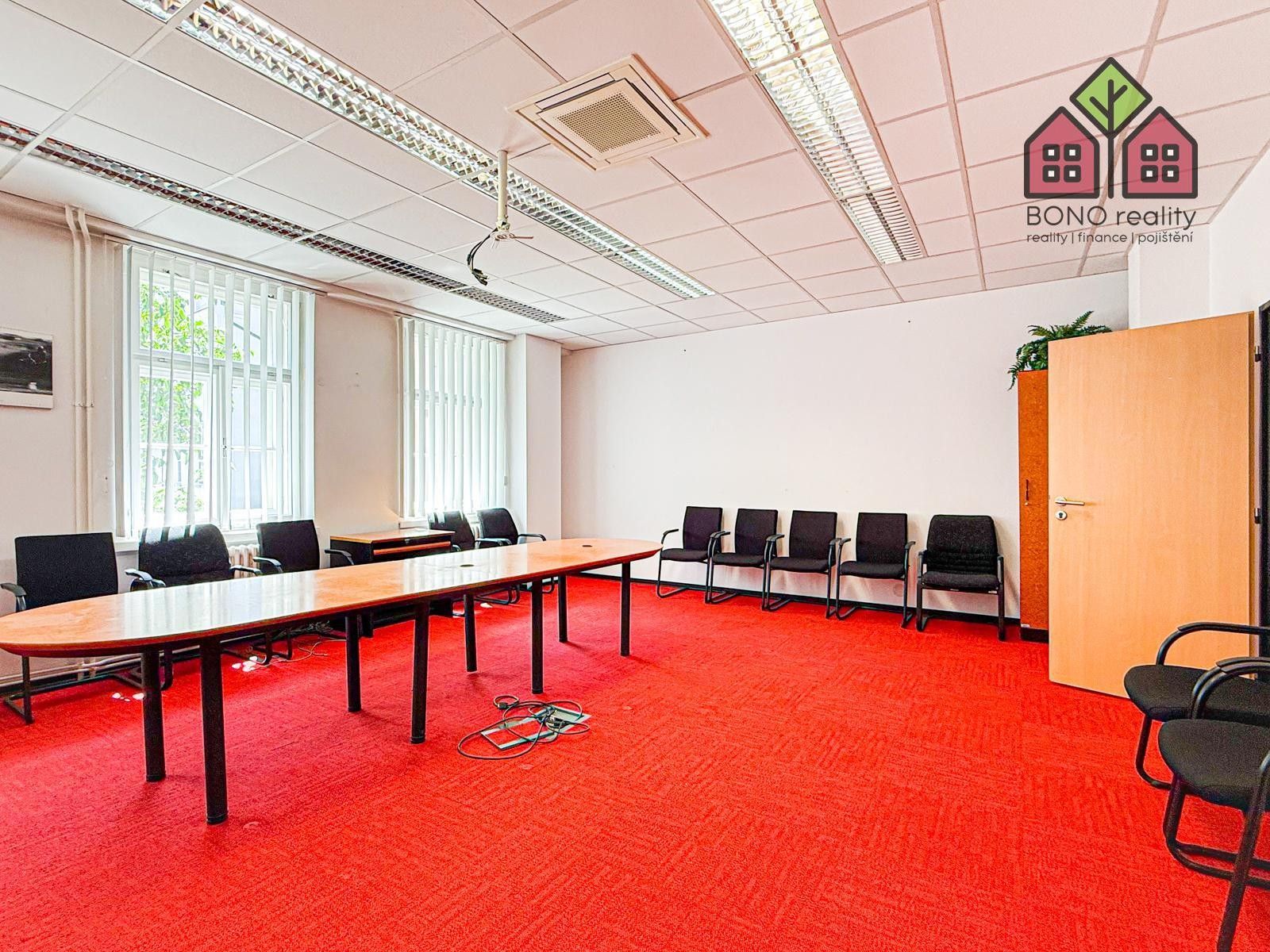 Pronájem komerčního prostoru 242 m² - foto 15
