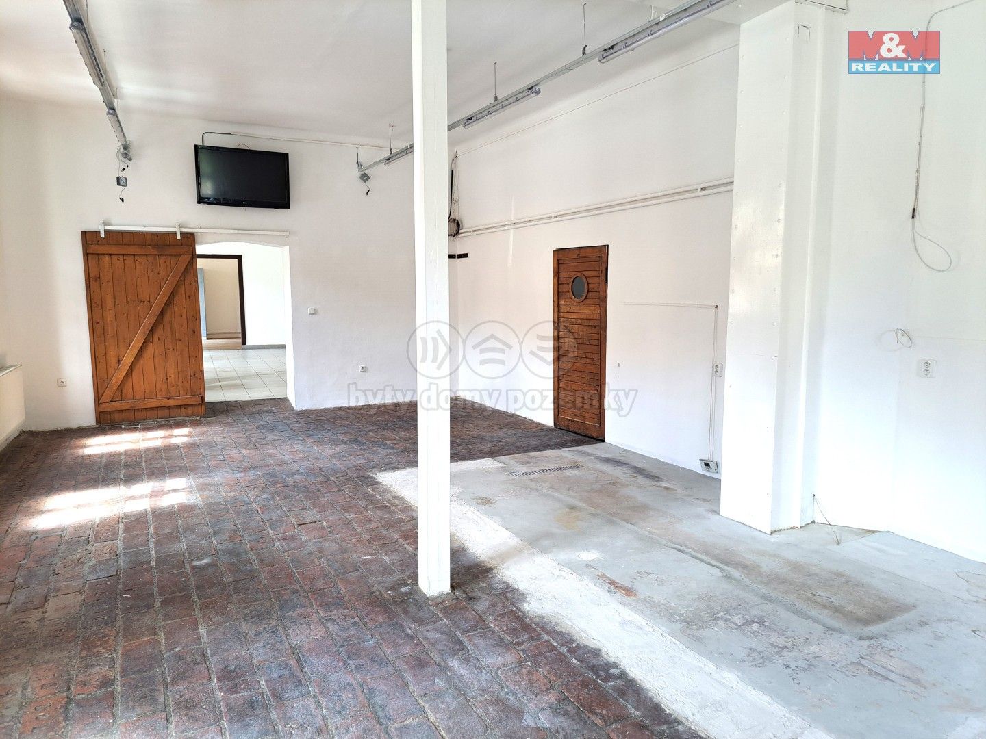 Pronájem komerčního prostoru 221 m² - foto 4