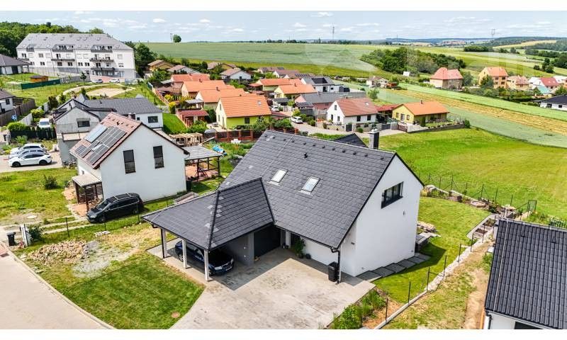 Prodej domu 195 m² - foto 2
