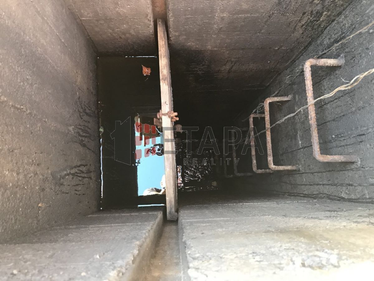 Prodej nemovitosti 241000 m² - foto 17