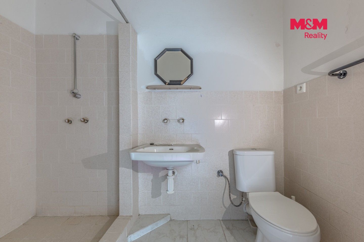 Prodej nemovitosti 500 m² - foto 16