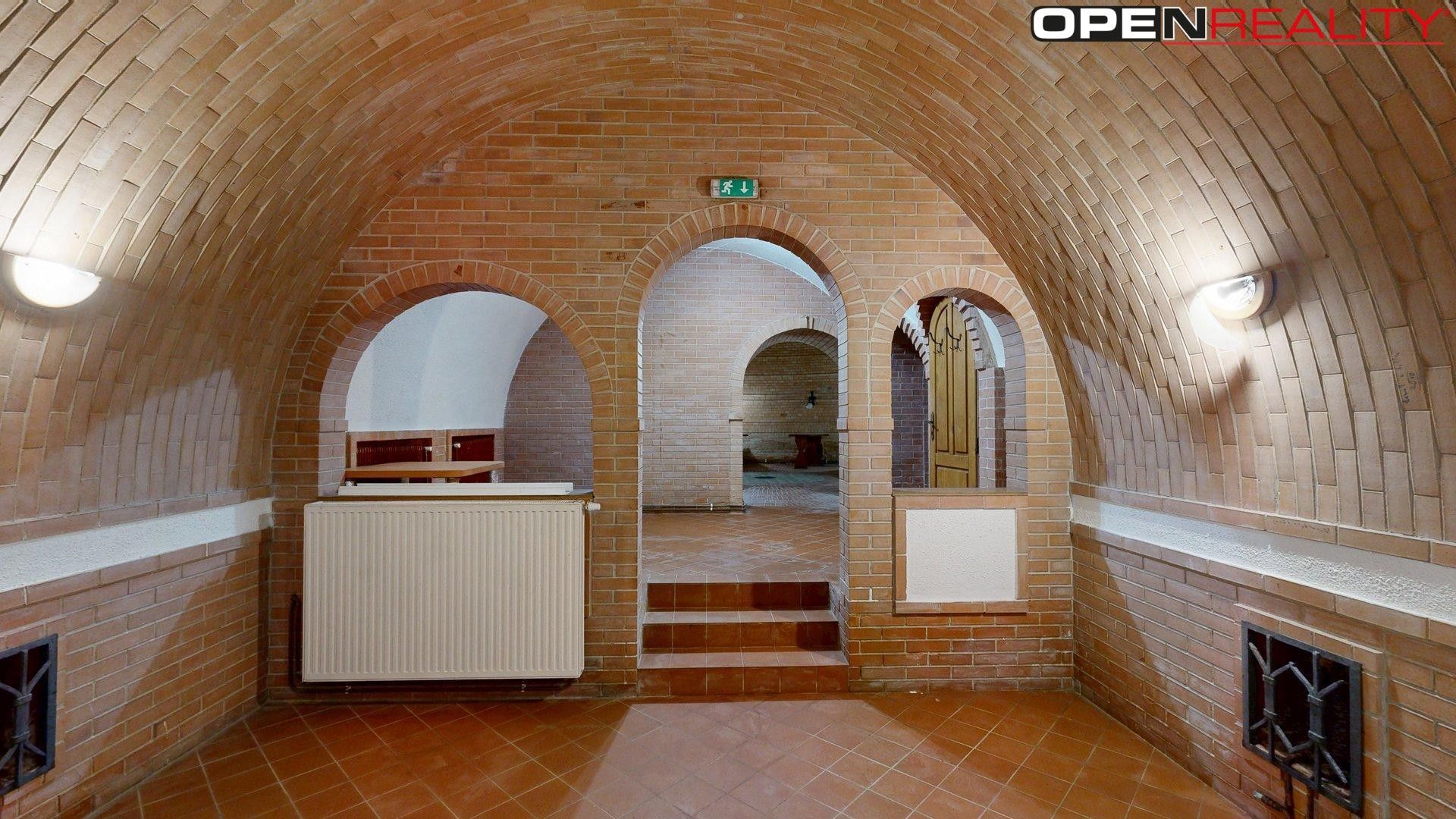 Prodej komerčního prostoru 607 m² - foto 8