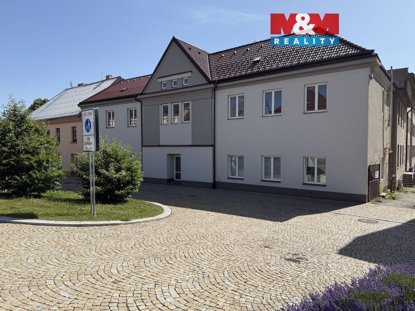 Pronájem komerčního prostoru 260 m² - foto 1