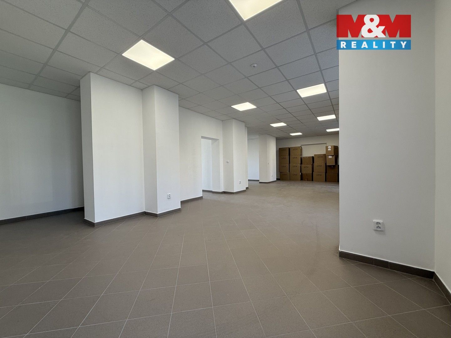 Pronájem komerčního prostoru 260 m² - foto 4