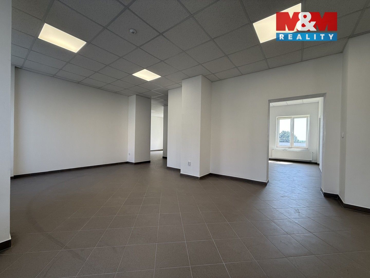 Pronájem komerčního prostoru 260 m² - foto 6
