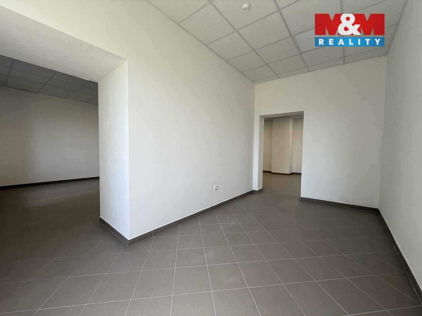 Pronájem komerčního prostoru 260 m² - foto 7