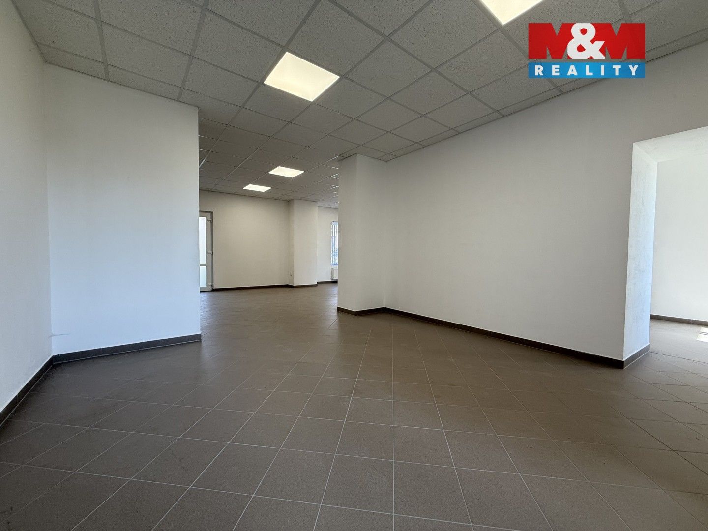 Pronájem komerčního prostoru 260 m² - foto 9
