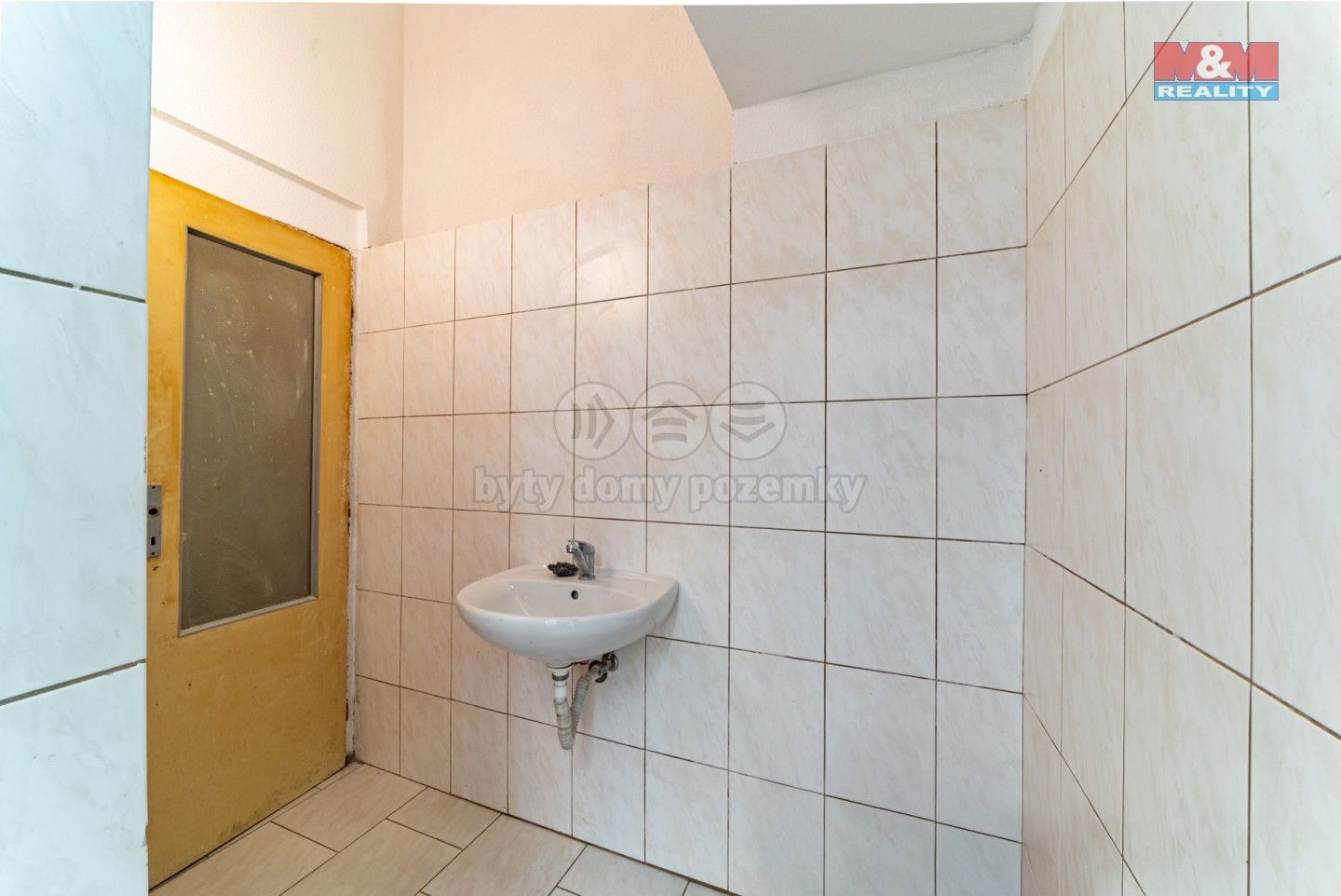 Pronájem komerčního prostoru 76 m² - foto 12