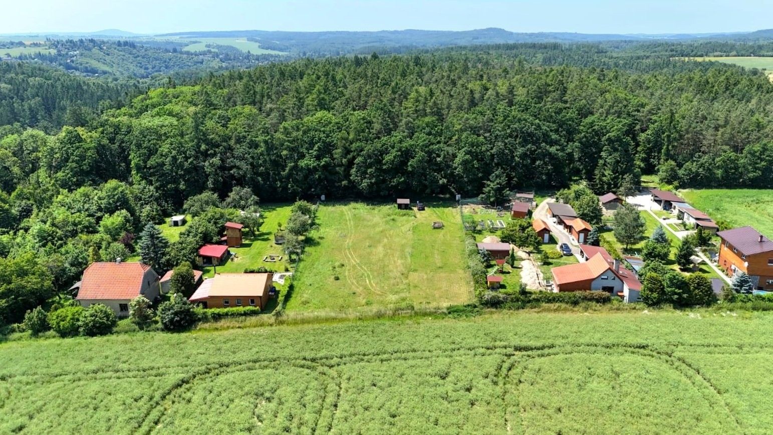 Prodej pozemku 2591 m² - foto 1