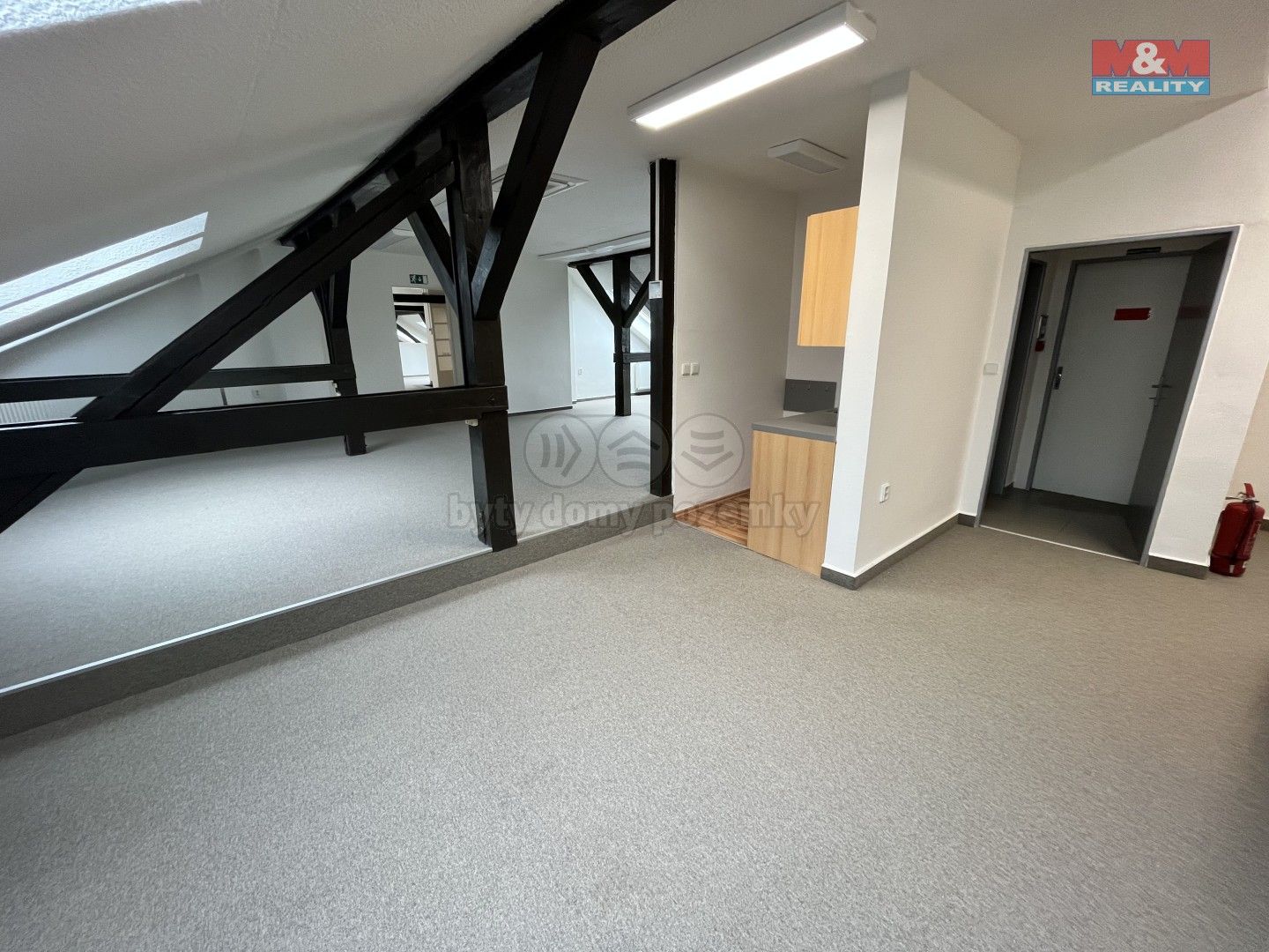 Pronájem komerčního prostoru 277 m² - foto 10
