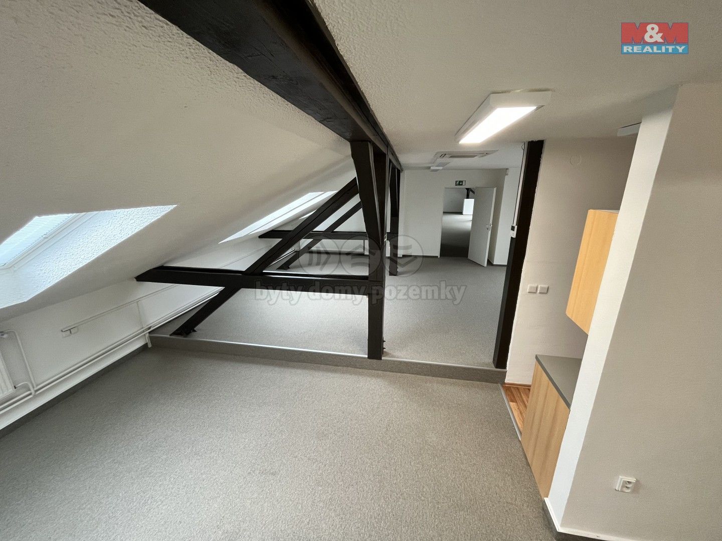 Pronájem komerčního prostoru 277 m² - foto 9