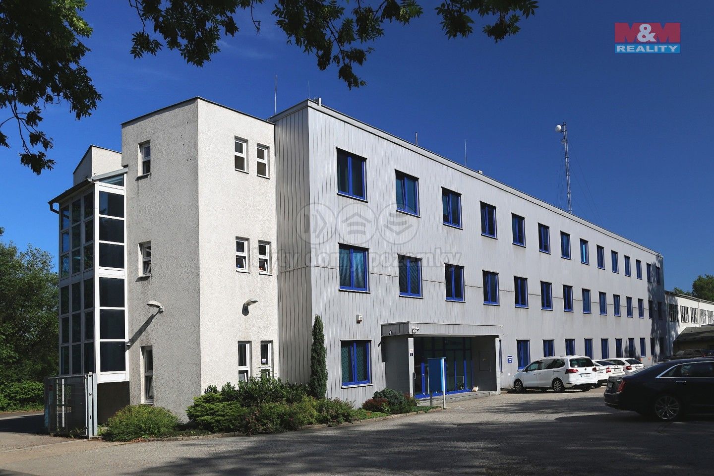 Pronájem komerčního prostoru 1095 m² - foto 1
