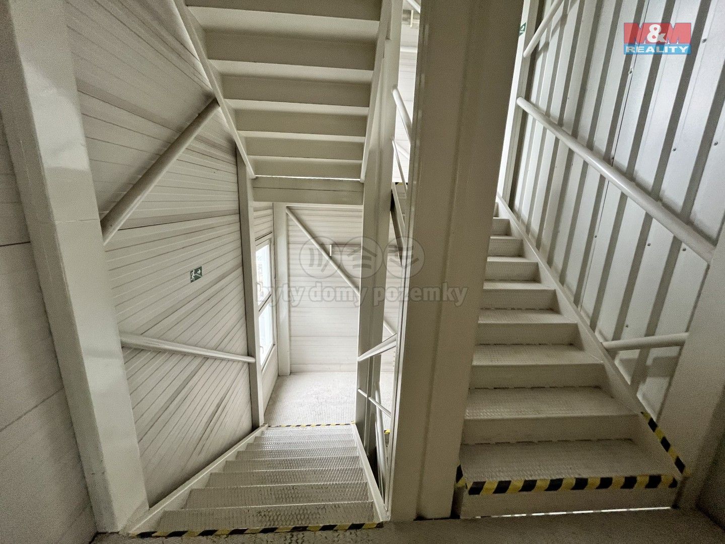 Pronájem komerčního prostoru 1095 m² - foto 7