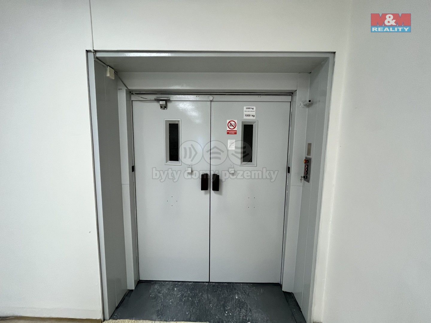 Pronájem komerčního prostoru 1095 m² - foto 8