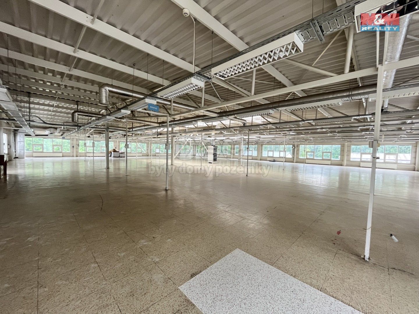 Pronájem komerčního prostoru 1095 m² - foto 4