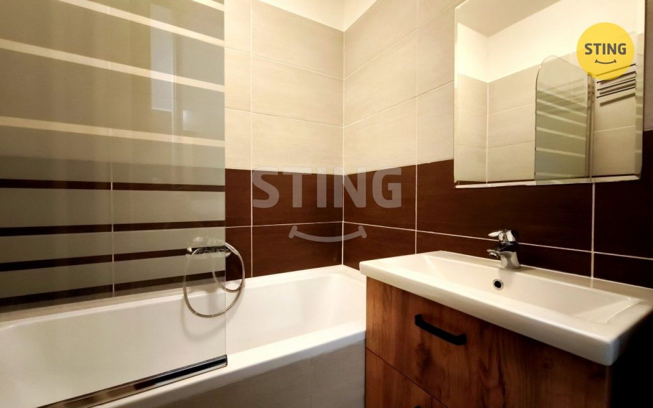 Pronájem bytu 3+1 74 m² - foto 2