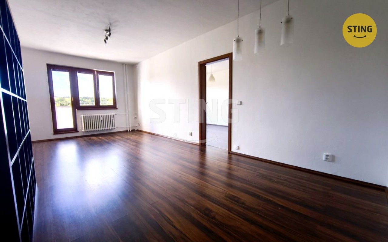Pronájem bytu 3+1 74 m² - foto 3
