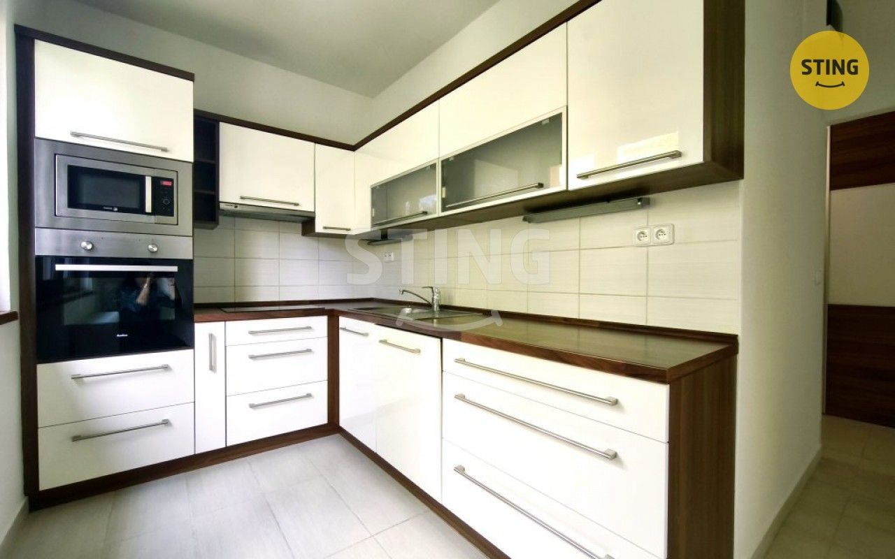 Pronájem bytu 3+1 74 m² - foto 8