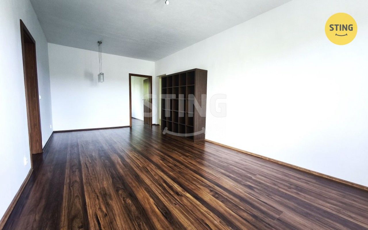 Pronájem bytu 3+1 74 m² - foto 9