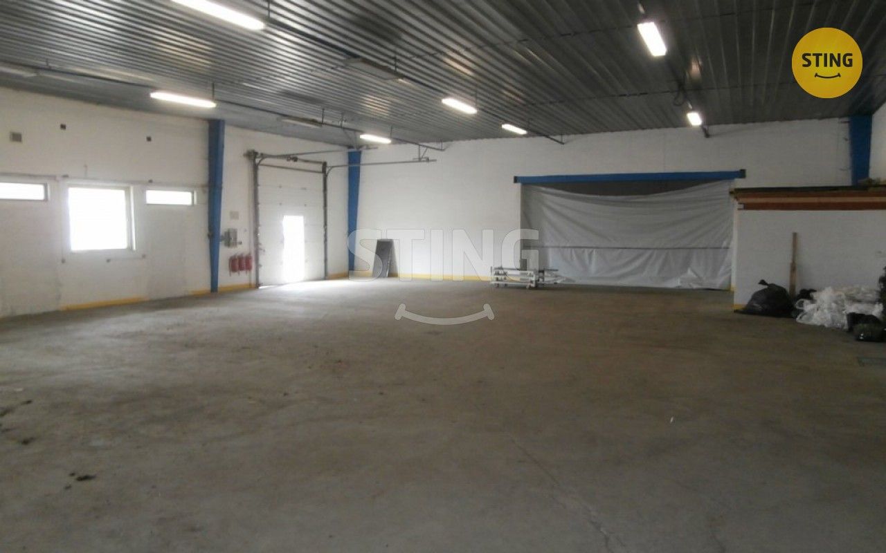 Pronájem komerčního prostoru 564 m² - foto 9