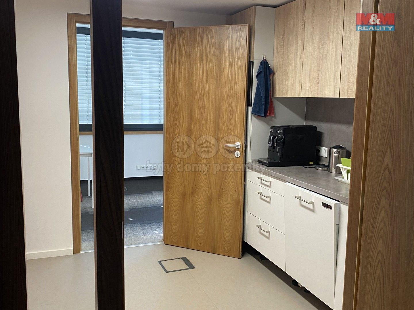Pronájem komerčního prostoru 486 m² - foto 5