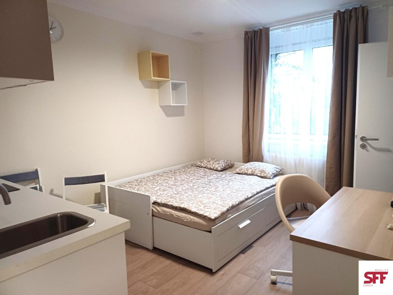 Pronájem bytu 1+kk 19 m² - foto 1
