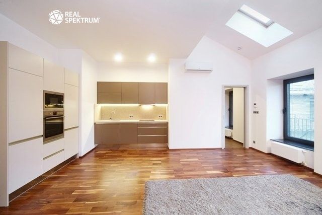 Pronájem bytu 2+kk 69 m² - foto 1