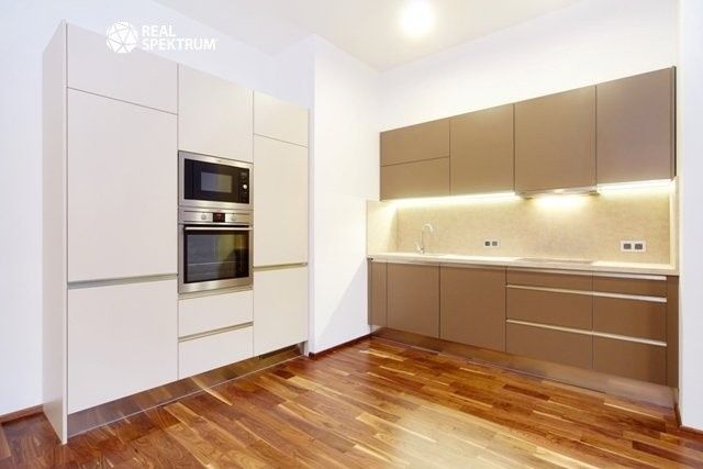 Pronájem bytu 2+kk 69 m² - foto 2