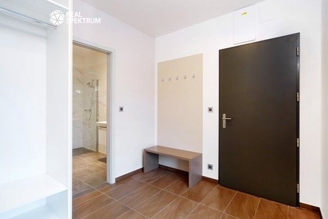 Pronájem bytu 2+kk 69 m² - foto 5