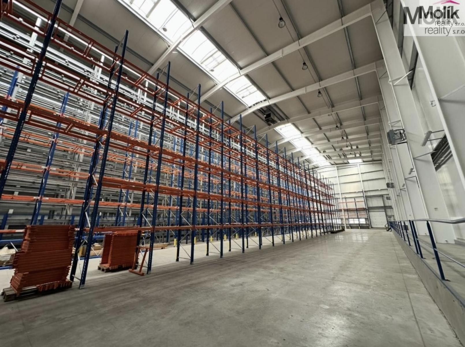 Pronájem komerčního prostoru 7300 m² - foto 13