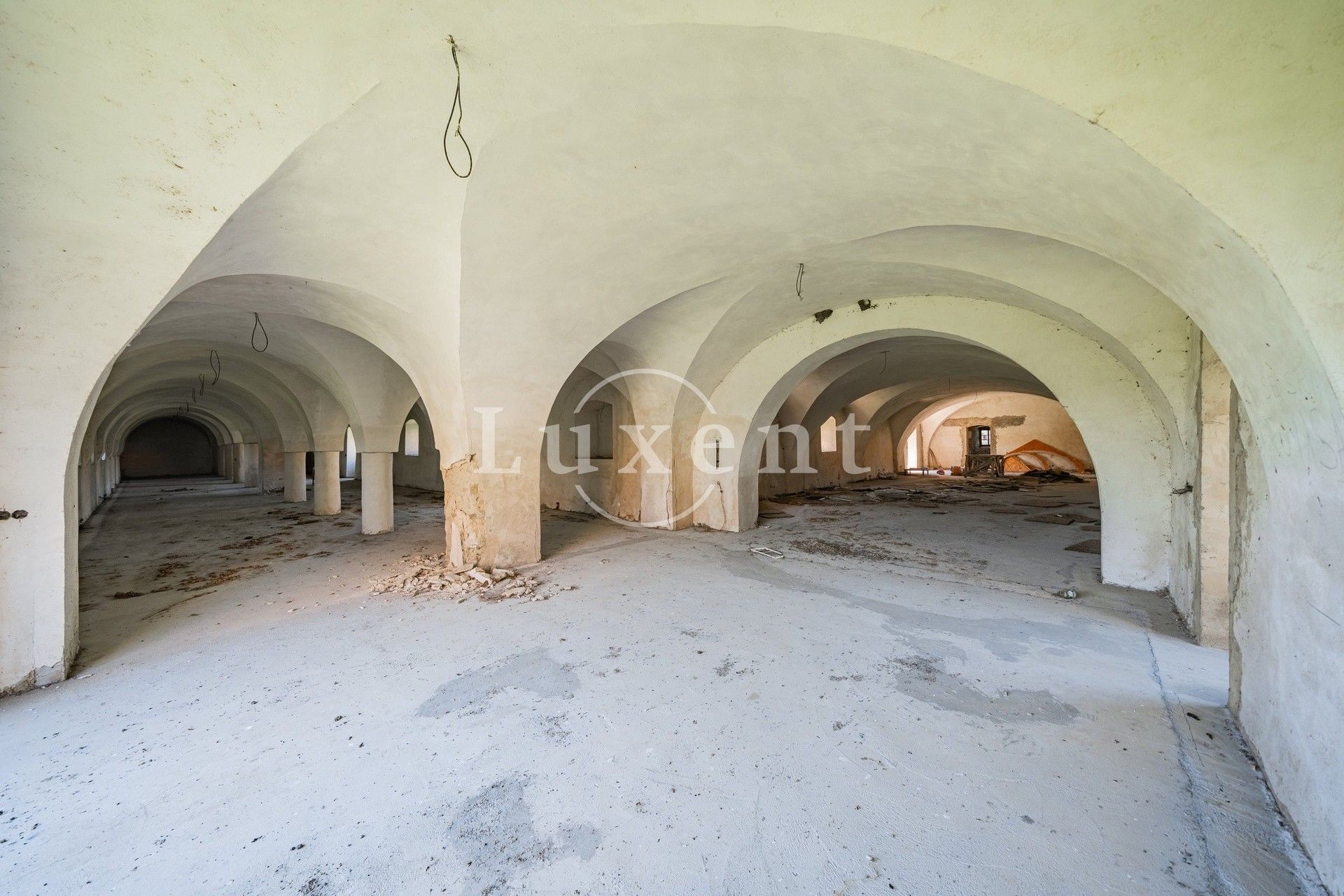 Prodej nemovitosti 5100 m² - foto 5
