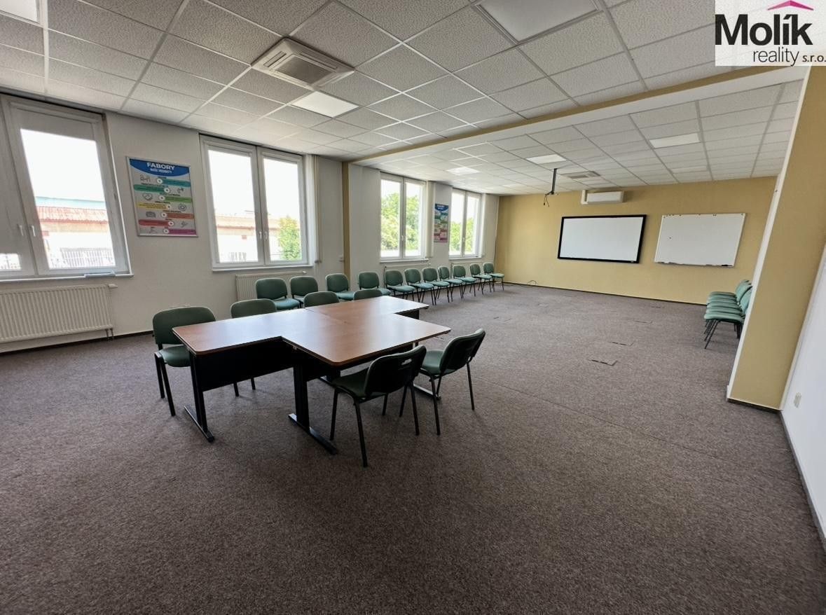 Prodej komerčního prostoru 30000 m² - foto 24