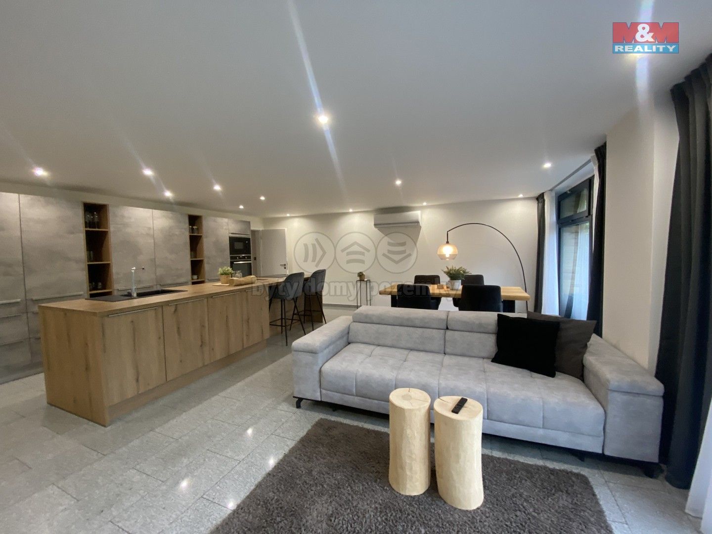 Prodej domu 200 m² - foto 1