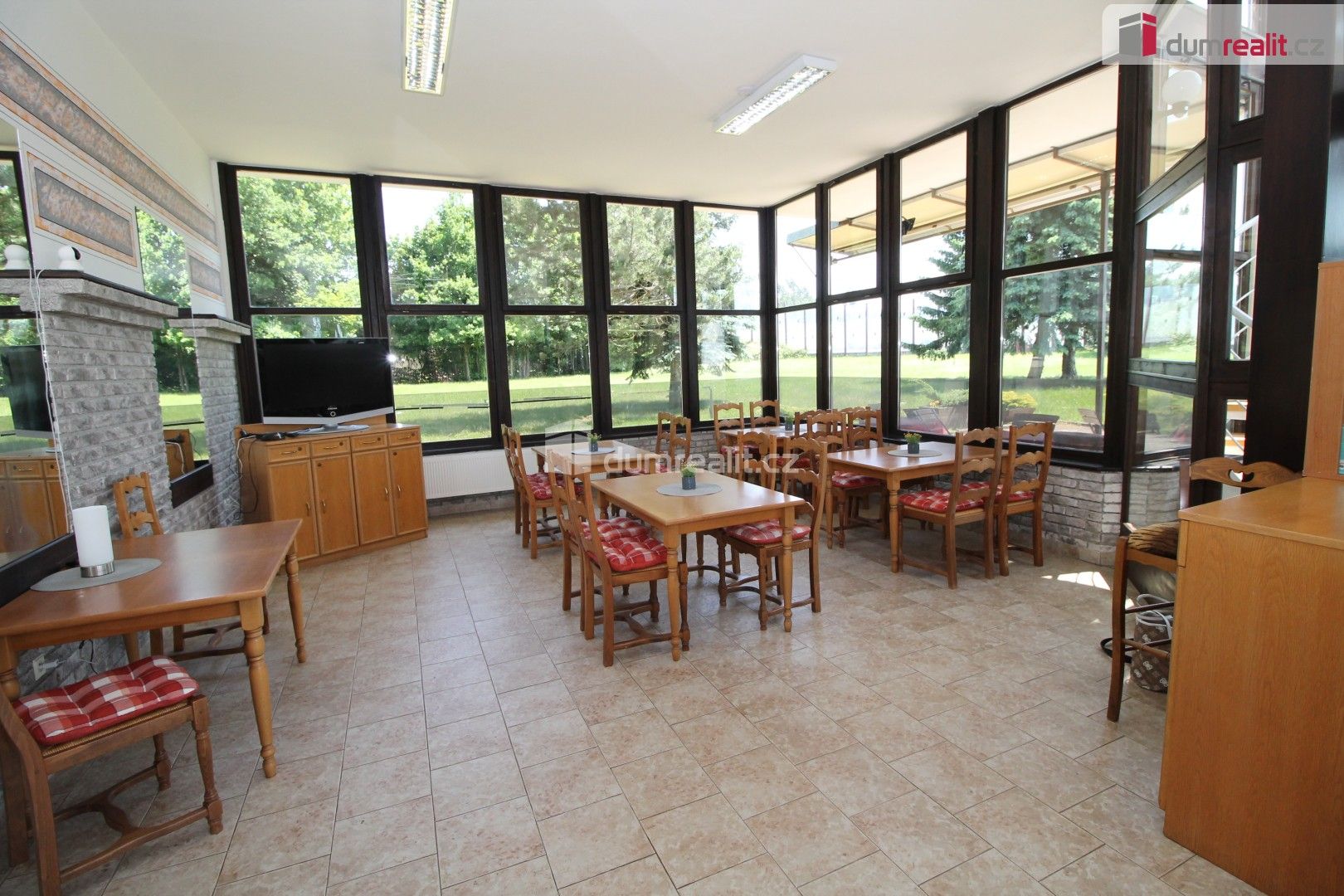 Prodej komerčního prostoru 700 m² - foto 3