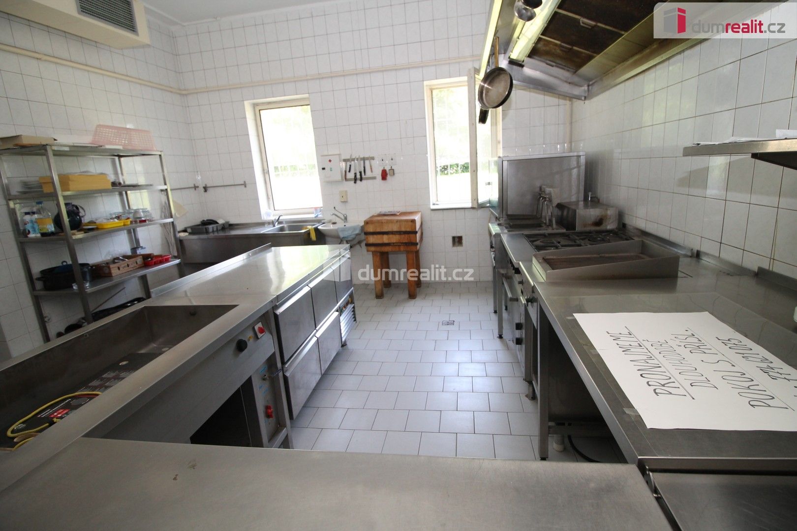 Prodej komerčního prostoru 700 m² - foto 5