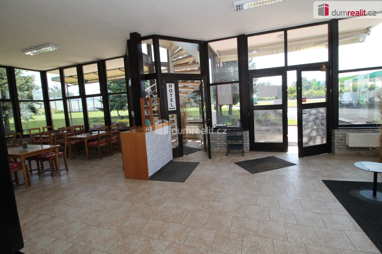 Prodej komerčního prostoru 700 m² - foto 4