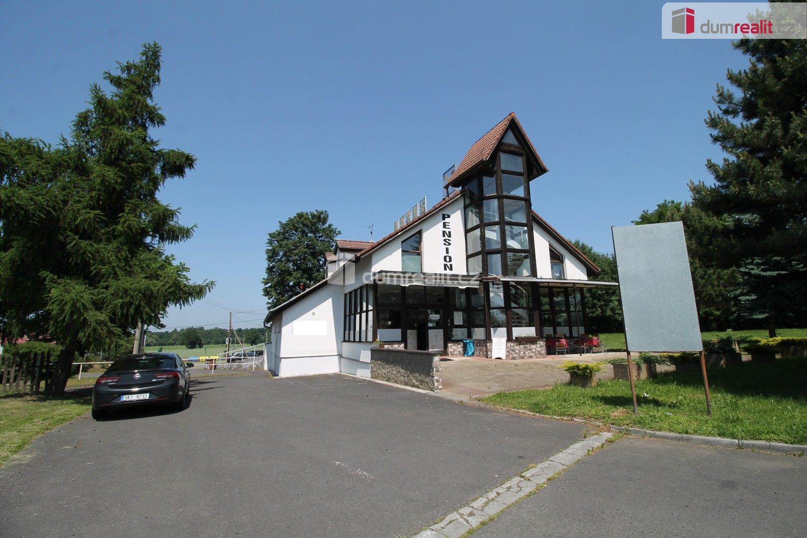 Prodej komerčního prostoru 700 m² - foto 2