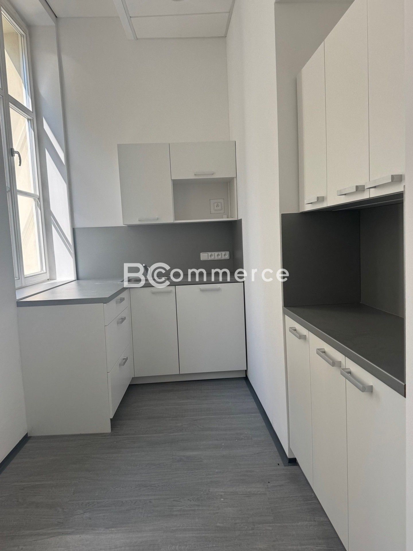 Pronájem komerčního prostoru 106 m² - foto 4