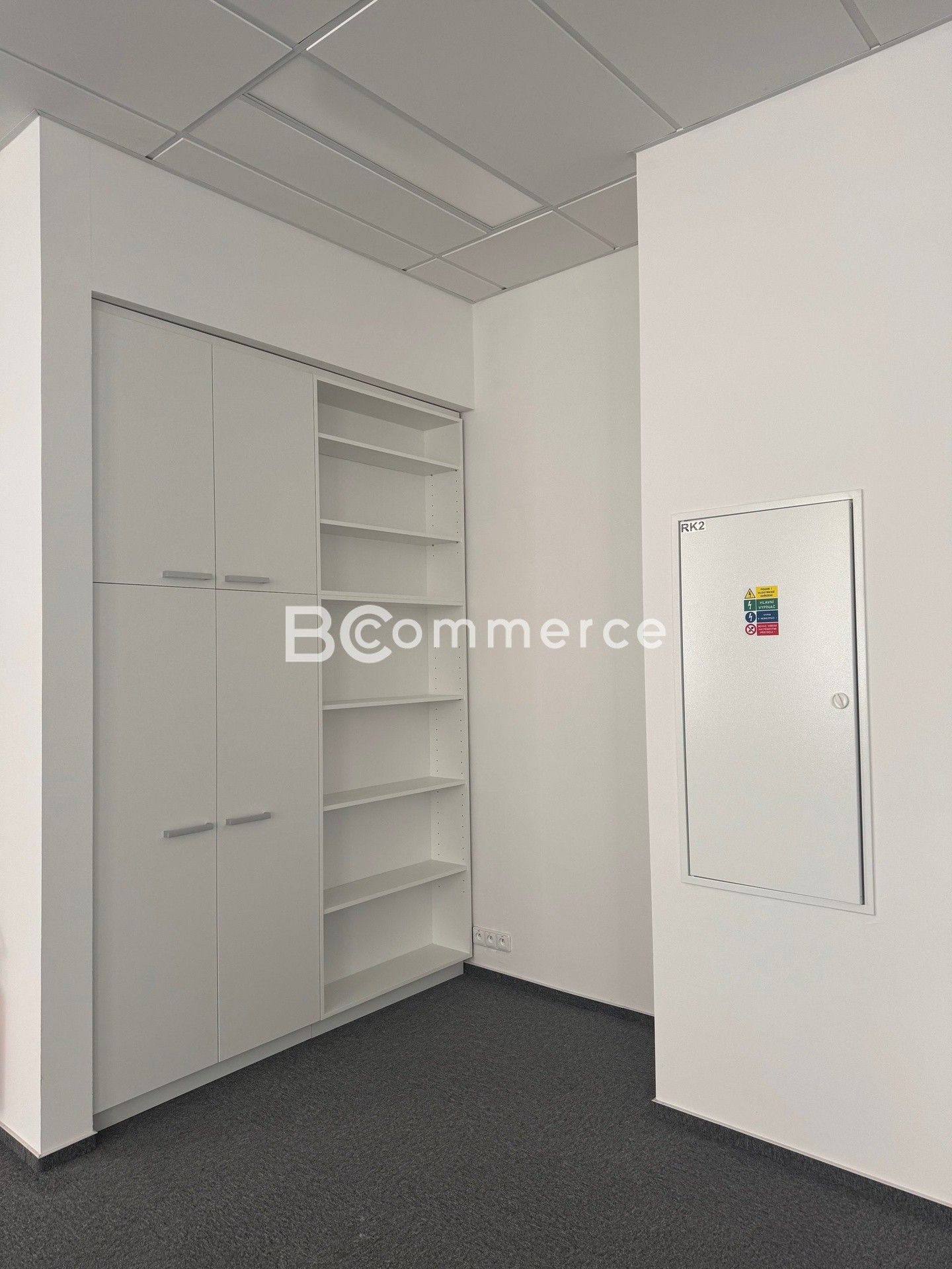 Pronájem komerčního prostoru 106 m² - foto 3